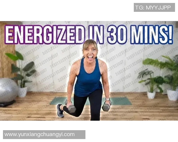 小哑铃助力核心力量训练提升全身稳定性与运动表现的有效方法